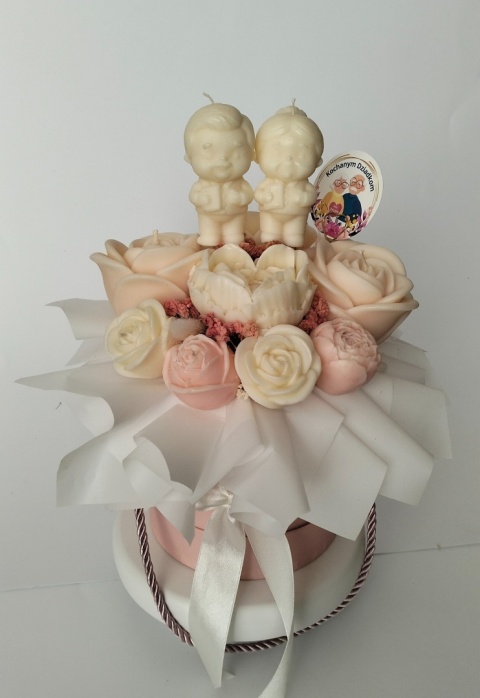 FlowerBox kwiatowy z różami r.M